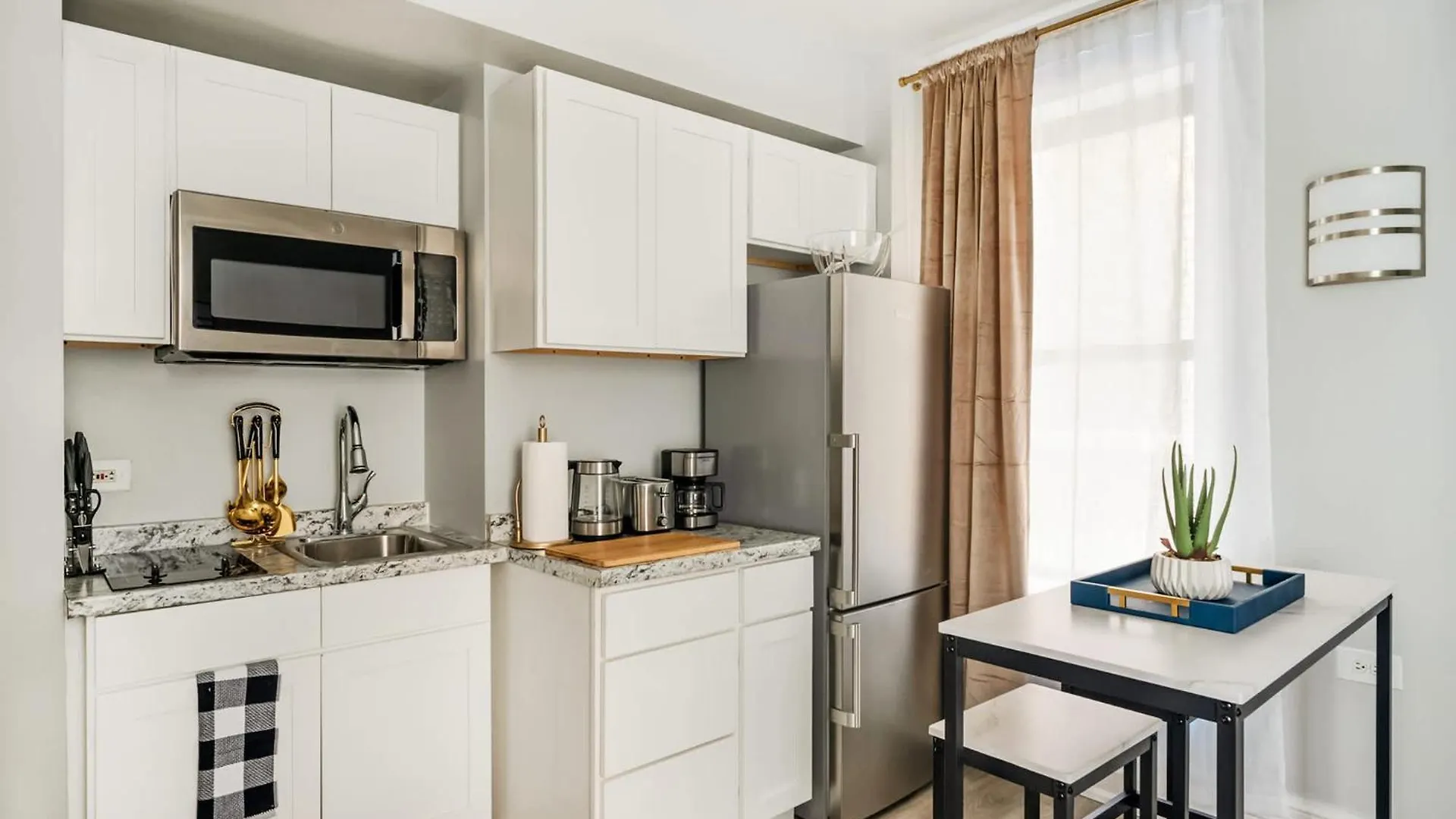 דירות ניו יורק 73-1406 New 1Br 1Bth Uws Doorman Gym